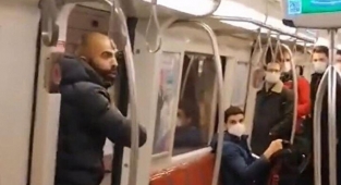 Metroda Bıçak Çeken Saldırganın Hapsi İstendi