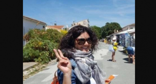 Paris'te Yaşayan 'Barış Akademisyeni' Ayşen Uysal İzmir Büyükşehir'den Maaş Alıyormuş