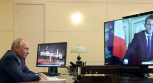 Rus Diktatörü Putin, Macron'la Görüştü