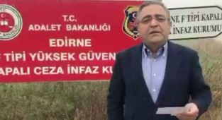 Selahattin Demirtaş'ın Yeni Yıl Mesajını İletmek CHP'li Sezgin Tanrıkulu'na Düştü