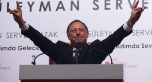 Süleyman Sazak MHP'den İstifa Etti