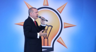 TEAM Anketine Göre AKP'nin Oyu Yüzde 4,3 Arttı