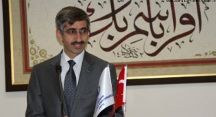 Türkçe Konuşmayı Yasaklamayı Önerdi: Dinci Vakıfların Talebiyle MEB Bakan Yardımcısı Yapıldı