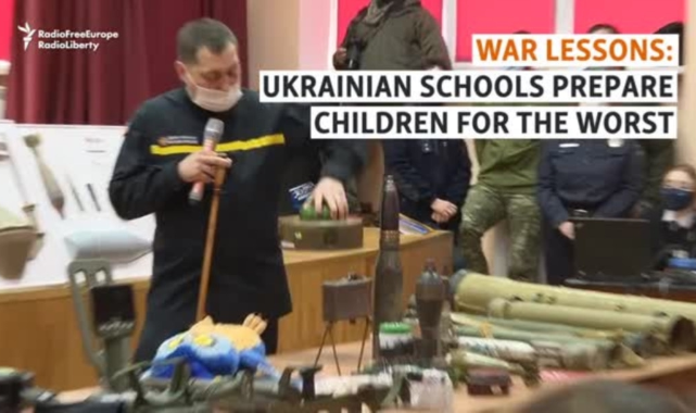 Ukraynalı Çocuklar Okullarda Rus İstilasına Hazırlanıyor