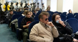ABD'li Aktör Sean Penn Ukrayna'ya Gitti