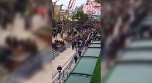 AKP'li Cumhurbaşkanı Erdoğan Konuşurken Vatandaş Meydanı Terk Etti