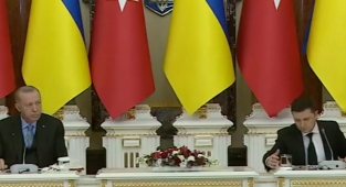 Ukrayna Devlet Başkanı: Rusya'yla Savaşımızda Türkiye'nin Arabuluculuğundan Memnunuz