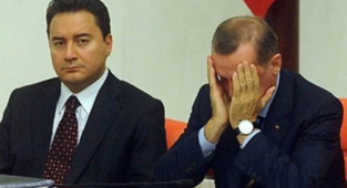Babacan'dan Erdoğan'a Tek Kelimelik Yanıt: 'Erdoğanverse'