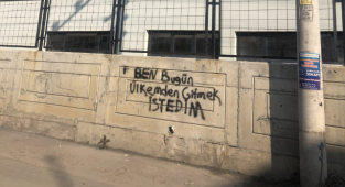 Bir Lisenin Duvarında Yazan Yazı: 'Ben Bugün Ülkemden Gitmek İstedim'