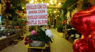 Çiçekçiden 'Askıda Çiçek' Kampanyası