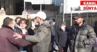 Ekonomiden Memnun Olan, Geçinemiyorum Diyene Tekme Attı