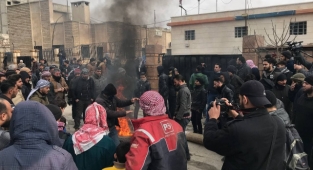 El Bab'da Elektrik Kesintisine Kızan Suriyeliler Türk Şirketini Bastı