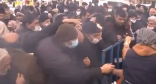 Erzincan'da Bedava Sucuk Ekmek İzdihama Neden Oldu