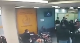 Hasta ve Yakınları Hemşireye Saldırdı: Canı Acımış
