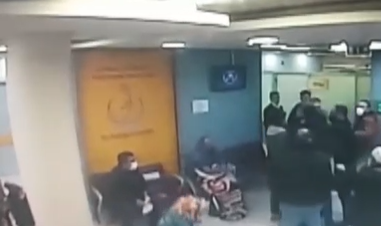 Hasta ve Yakınları Hemşireye Saldırdı: Canı Acımış
