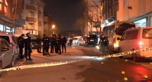 İstanbul'da 5 Kişilik Gruba Sokak Ortasında Silahlı Saldırı