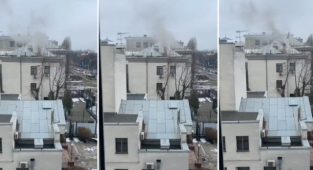 Kiev'deki Rusya Büyükelçiliği Binasından Dumanlar Yükseliyor