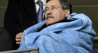 Mansur'u Ezer Ezer Atarım Diyen Melih Gökçek Çark Etti: Fitneye Neden Olamam