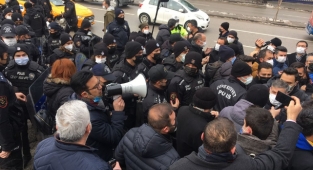 Meclis Önünde Eyleme Polis Müdahalesi