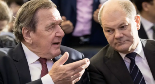 Olaf Scholz'dan Rus Muhibi Eski Alman Başbakanı Schröder Hakkında Açıklama