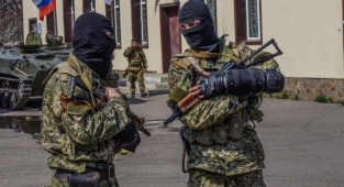 Rus İşgalinin Bahanesinde Bilindik Senaryo: Ukrayna'nın Doğusundaki Sözde Cumhuriyetler Putin'den Yardım İstedi