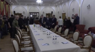 Rusya ve Ukrayna Arasında Müzakereler Başladı