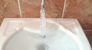 Sivas'ta Musluktan Akan Su Dondu