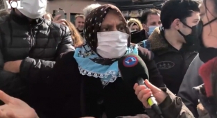 Sokak Röportajlarında Yeni Seviye: Ölmemiş Ya Sonuçta, Nasıl Geçinemiyorlar? 