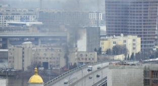 Ukrayna İçişleri Bakanı: Kiev'deki Sivillere 10 Bin Tüfek Dağıtıldı