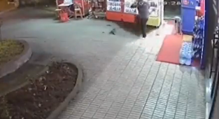 Yer Çöktü: Vatandaş Oluşan Çukura Düştü