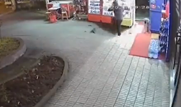 Yer Çöktü: Vatandaş Oluşan Çukura Düştü