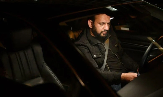 Afganistan'dan Kaçan Ekonomi Bakanı UBER Şoförlüğüne Başladı