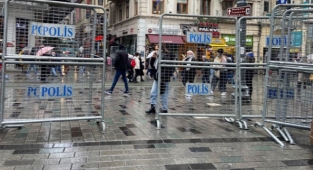 AKP'li Aile Bakanı: Kadınların Toplanmalarında Değil, Taksim'de Toplanmalarıyla İlgili Problem Var