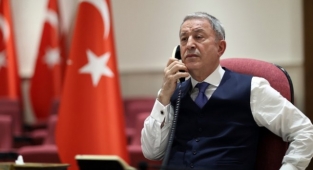AKP'li Milli Savunma Bakanı Akar, İşgalci Rusya Savunma Bakanı Şoygu İle Görüştü