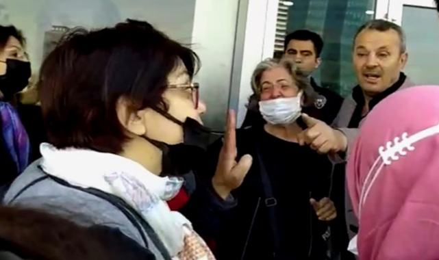 AKP'li Yönetici, Depremzedelere 'Yalandan Bağırıyor, Şovmenlik Yapıyorsunuz' Dedi