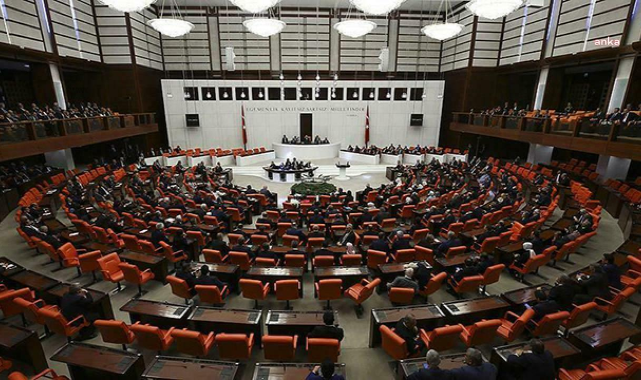 AKP ve MHP'li Vekillerden Kadına Şiddete Karşı 'Muhabbet ve Merhamet Vaazı' Önerisi