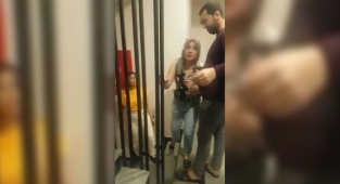 Apartman Dairesinde Mangal Yapan İranlı Kadın, Rahatsız Olan Komşusuna Saldırdı