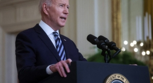 Biden, Rus Diktatörü Putin'in Bazı Danışmanlarını Kovduğunu Bazılarını da Ev Hapsine Yolladığını İddia Etti