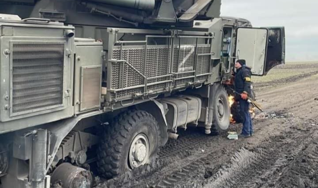 Çin Malı Lastikler Rus Askeri Araçlarını Yolda Bıraktı