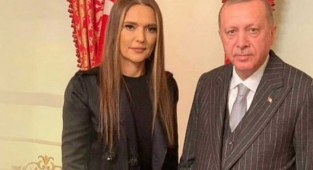 Demet Akalın: Hocalara Vereceğiniz Yüz Binlerce Lirayı Dağıtın Fakir Fukaraya, Nasıl Olsa Her Sene Yeni Ayetler İnmiyor