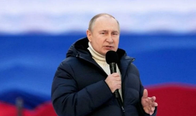 Diktatör Putin'in 25 Asgari Ücret Değerindeki Paltosunun Üreticisi Eleştirilerin Hedefinde