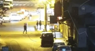 Düğün Konvoyunu Durdurup Araçtaki Kadının Kolyesini Çaldılar