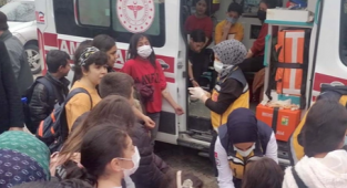Elazığ'da Bir Okuldan 70 Öğrenci Hastaneye Kaldırıldı