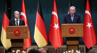 Erdoğan'dan Dikkat Çeken Açıklama: Rusya’dan Aldığımız Silahlar Var; Şartlar Ne Gösterir, Şu An Konuşmak Erken Olur