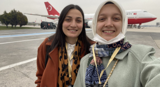 Erdoğan, Diplomatik Ziyaret İçin Gittiği Özbekistan'a Hiçbir Vasfı Olmayan AKP'li Gençleri Götürdü