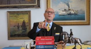 Erol Mütercimler: Şaka Değil, Moskova Ekonomisi Gerçekten Çöktü