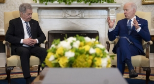 Finlandiya Cumhurbaşkanı ve ABD Başkanı Arasında NATO Görüşmesi