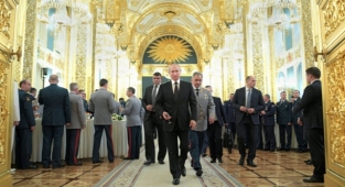 Fransa, Rus Oligarkların 800 Milyon Eurosunu Dondurdu