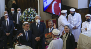 Herzog'un Türkiye Gezisi Türk Yahudi Cemaatini Ziyaretiyle Sona Erdi: Ukrayna ve Türkiye İçin Duaya Katıldı