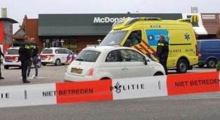 Hollanda'da McDonald's'ta Yemek Yiyen İki Türk'e Silahlı Saldırı